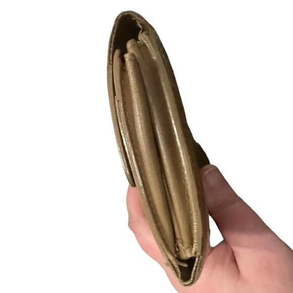 Louis Vuitton Vernis Yellow Leather Monogram Wallet, Authentic Fair Condition - Picture 3 of 9